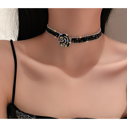 New Black Flower Necklace Ladies Exquisite Clavicle Chain Necklace Jewelry for Ladies Gift New Black Flower Necklace Ladies Exquisite Clavicle Chain Necklace Jewelry for Ladies Gift