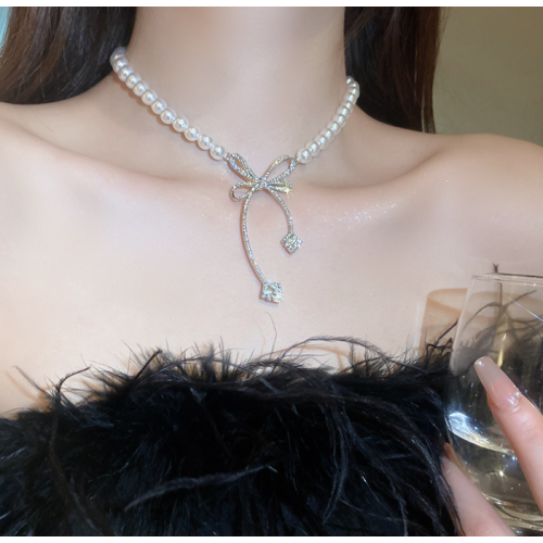New White Pearl Butterfly Necklace Ladies Exquisite Clavicle Chain Necklace Jewelry for Ladies Gift