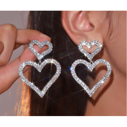 Sparkling Women's Cubic Zirconia Heart Stud Earrings Gorgeous Female Wedding Party Fashion Ear Piercing Accessories New Jewelry