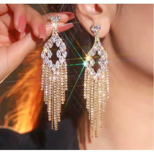 Sparkling gold Women's Cubic Zirconia Stud Earrings Gorgeous Female Wedding Party Fashion Ear Piercing Accessories New Jewelry