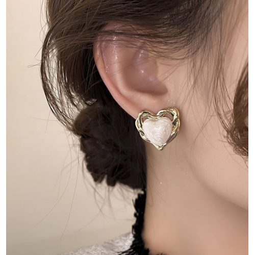 Imitation Heart Pearl Stud Earrings for Women Round Wedding Party Ear Jewelry Wholesale